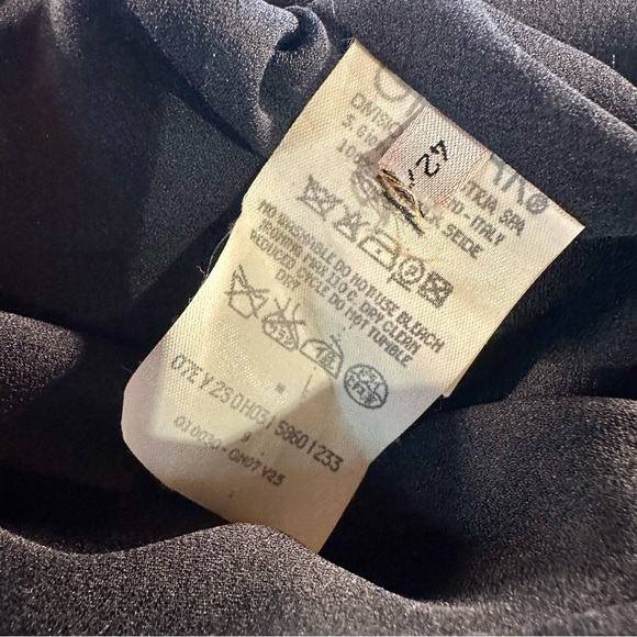 Vintage Giambattista Valli Black 100% Textured Silk Ruffled Neckline Midi Dress - Picture 16 of 16